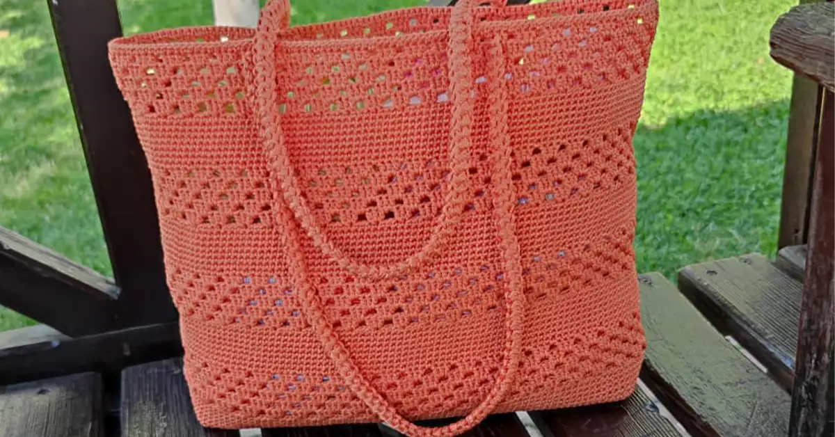This macrame bag is as photogenic as it is practical!