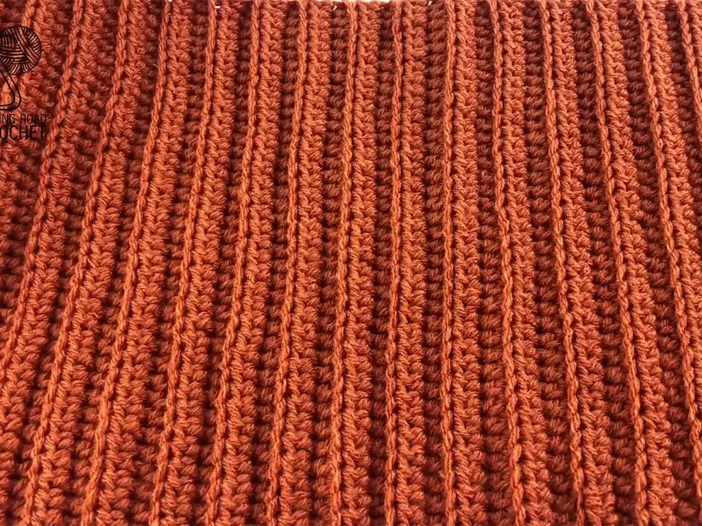 Close-up of the ribbed texture created by BLO half double crochet.