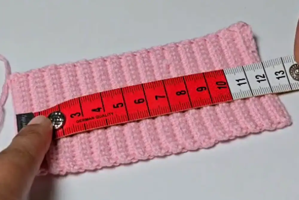 Measuring the height of the crochet tulip rectangle