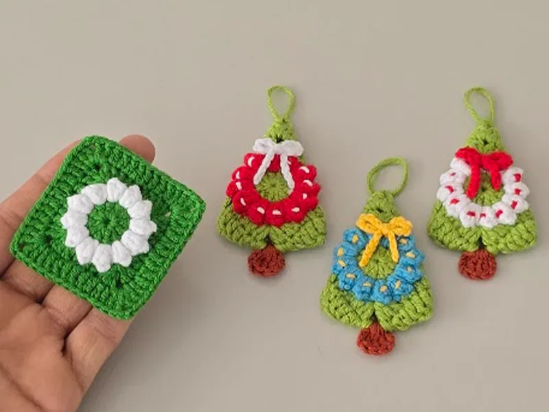 step by step crochet tree ornament pattern – granny square base and popcorn wreath