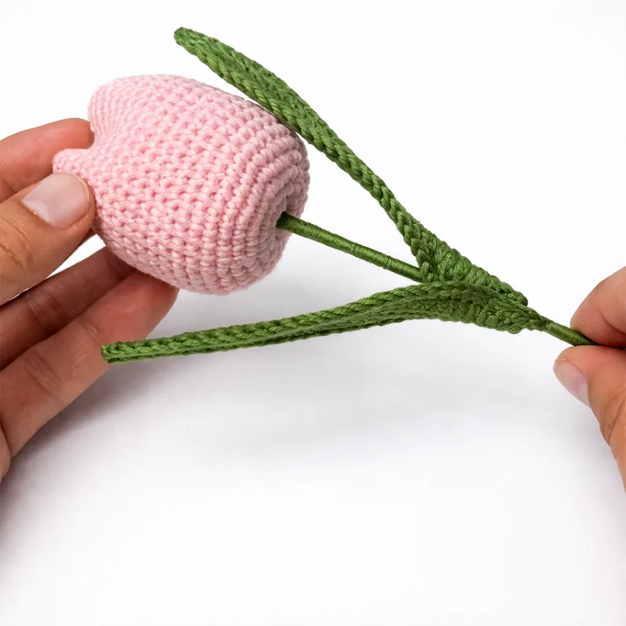 crochet tulip body close-up showing tight single crochet stitches
