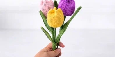 easy crochet tulip bouquet made with handmade crochet flowers and wire leaves